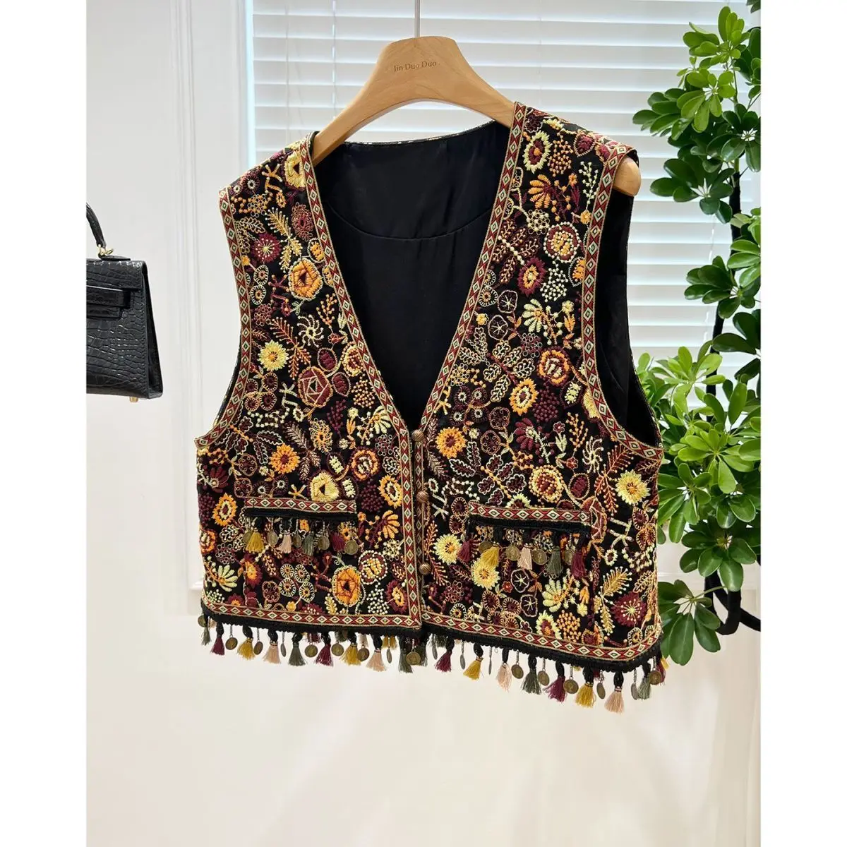 Women Vintage Boho Ethnic Floral Printed Vest Spring Fall V-neck Tassel Cropped Sleeveless Casual Waistcoat for Daily Outfit
