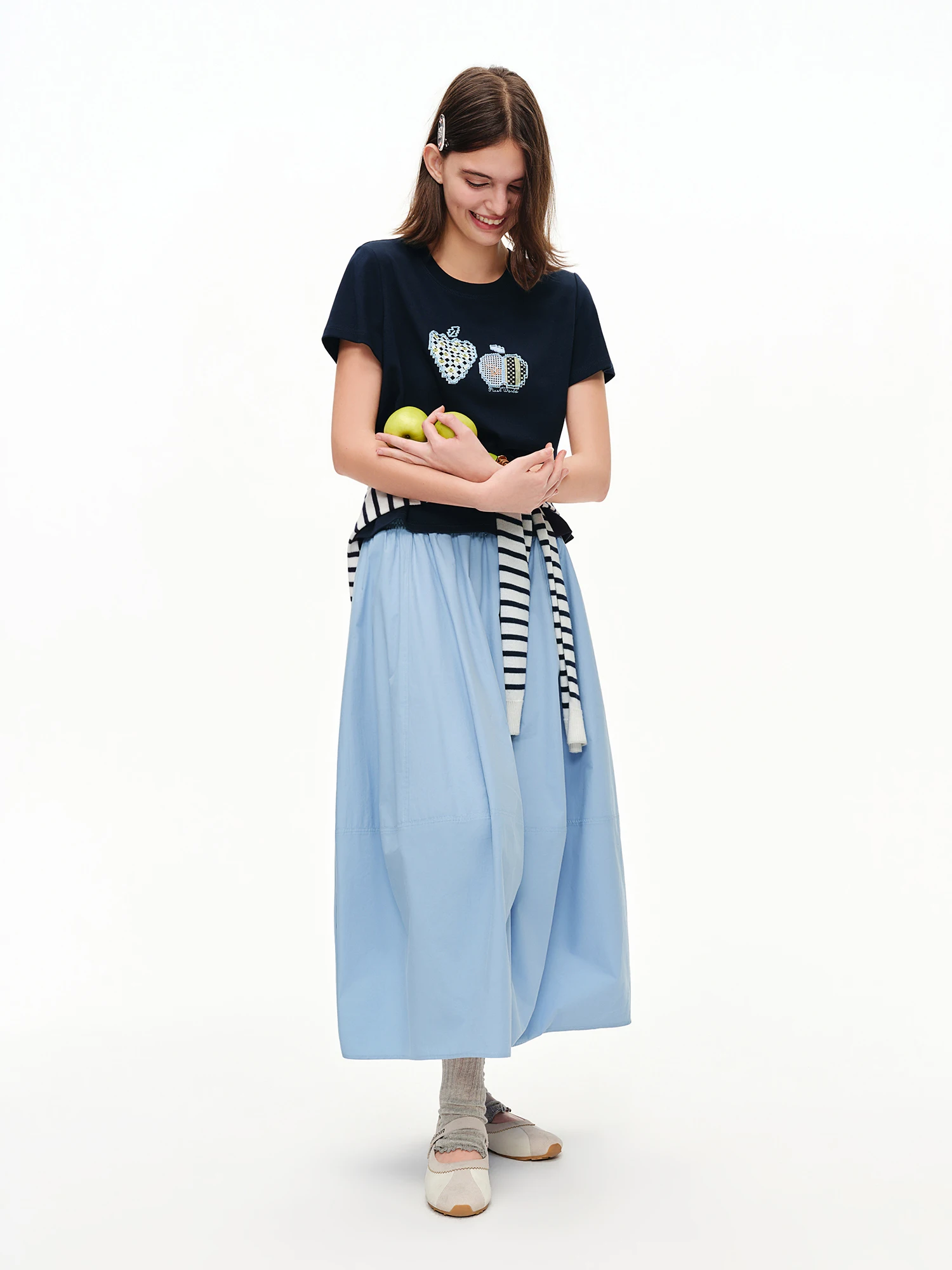 DUSHU 2026 New Summer Floral Embroidered T-Shirt Women Slim Fit Versatile Size Minimalist Tee Casual Short Sleeve Chic Top