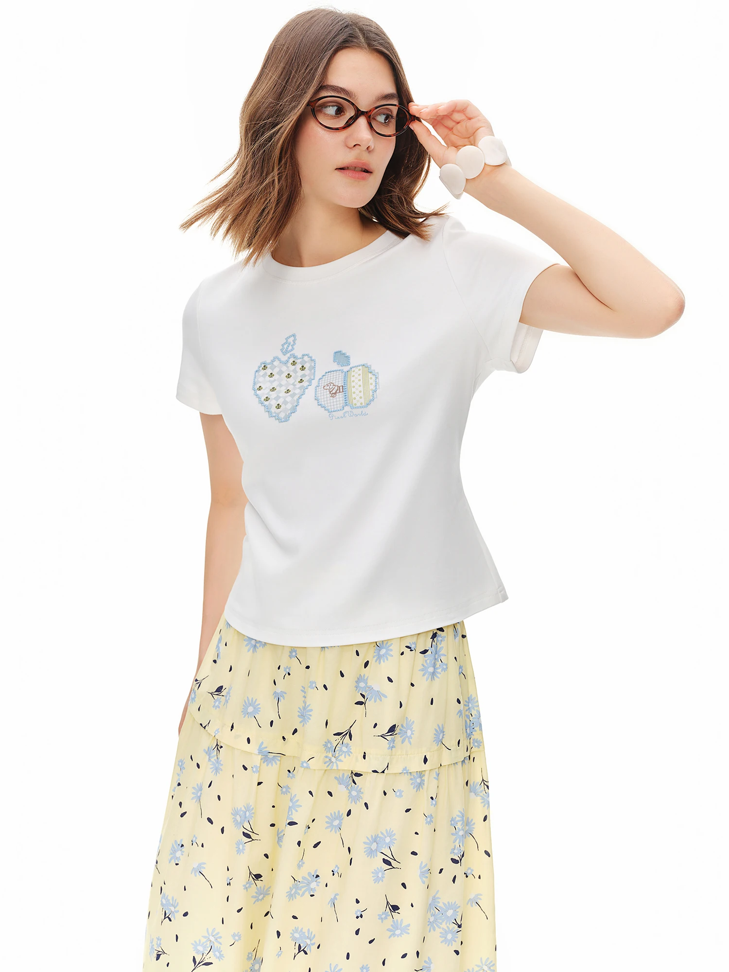 DUSHU 2026 New Summer Floral Embroidered T-Shirt Women Slim Fit Versatile Size Minimalist Tee Casual Short Sleeve Chic Top