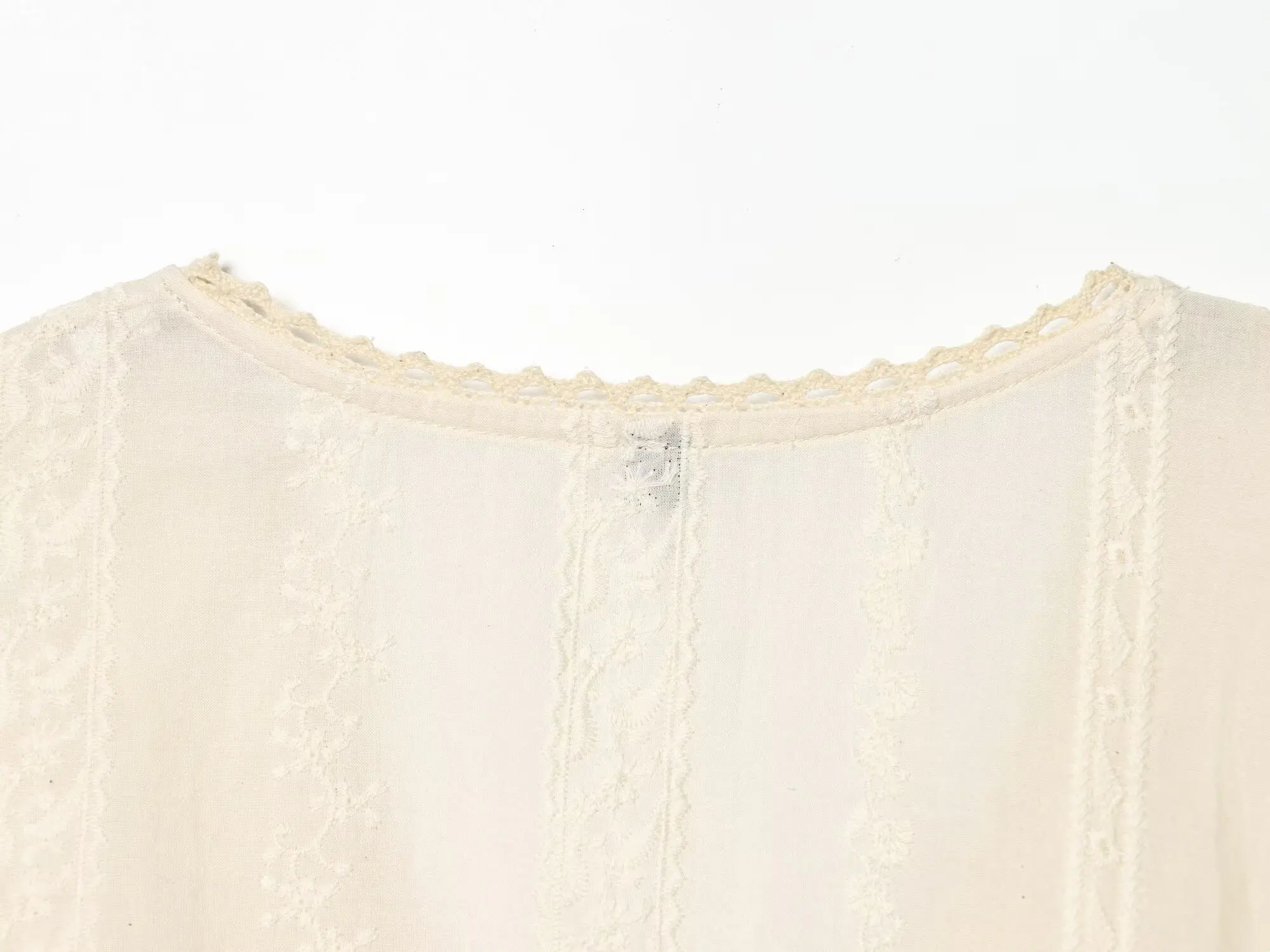 YENKYE New 2026 Women Lace Trim V Neck Romantic Embroidery Blouse Long Sleeve Casual Crop Shirt Spring Summer Tops