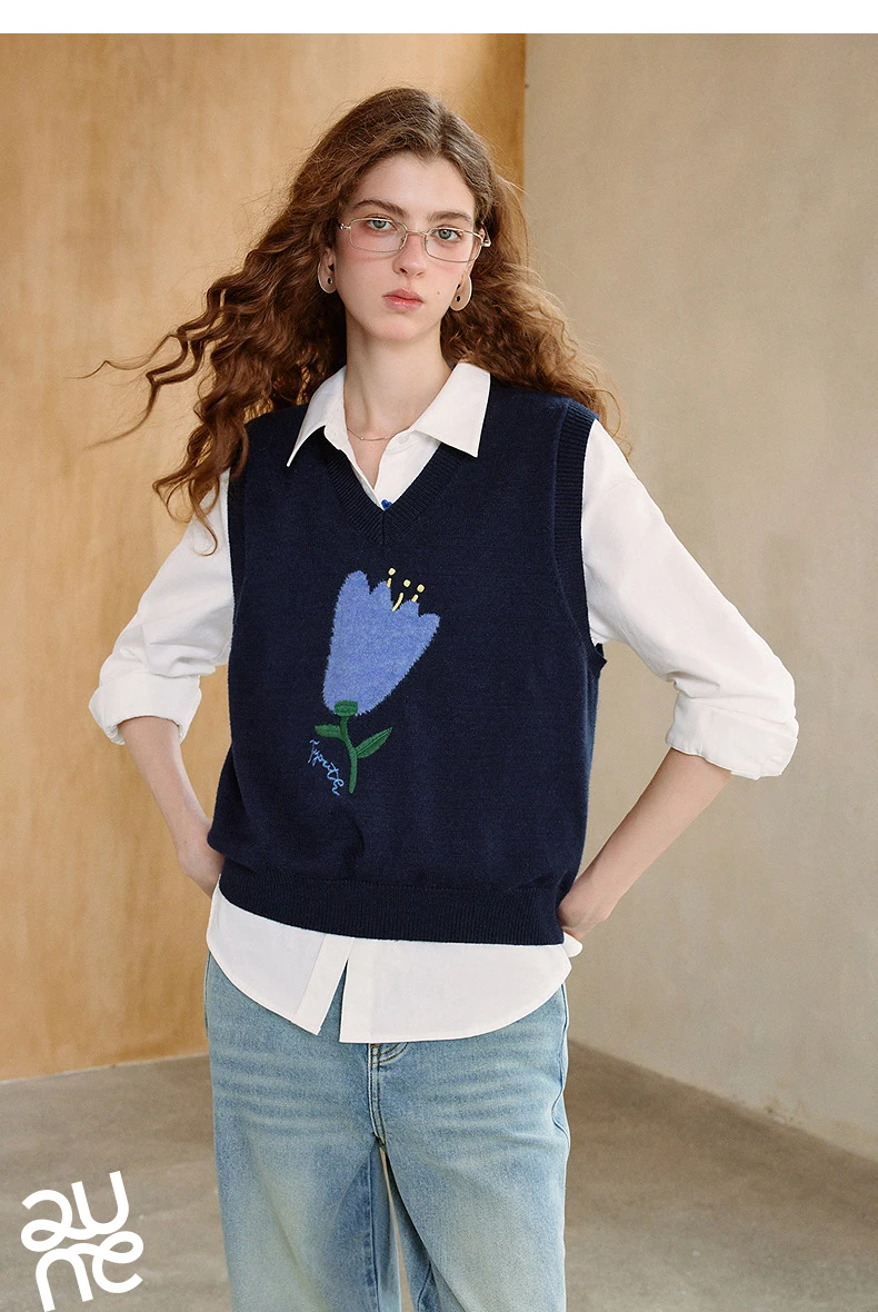 TOYOUTH Women's V Neck Knit Vest 2026 Fall New Arrival Botanical Jacquard Preppy Sleeveless Layering Top