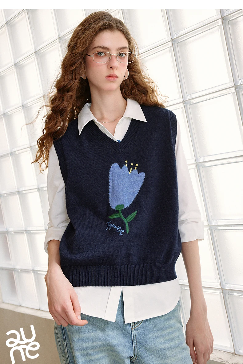 TOYOUTH Women's V Neck Knit Vest 2026 Fall New Arrival Botanical Jacquard Preppy Sleeveless Layering Top
