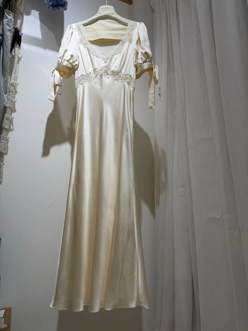 100% Silk Women's Satin Midi Dress Lace Embroidery Patchwork V-Neck Ribbon Short Sleeve High Waist Elegant Ladies Robe