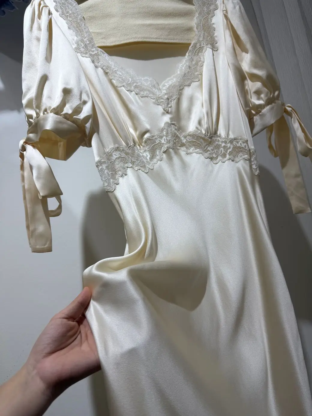 100% Silk Women's Satin Midi Dress Lace Embroidery Patchwork V-Neck Ribbon Short Sleeve High Waist Elegant Ladies Robe