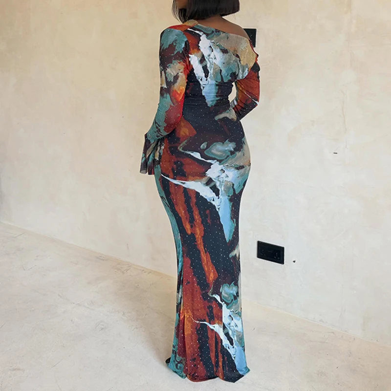 Chic Color Blocked Irregular Hug Hip Dress Fashion Print Off Shoulder Banquet Dress Elegant Slant Collar Long Sleeved Slim Dress