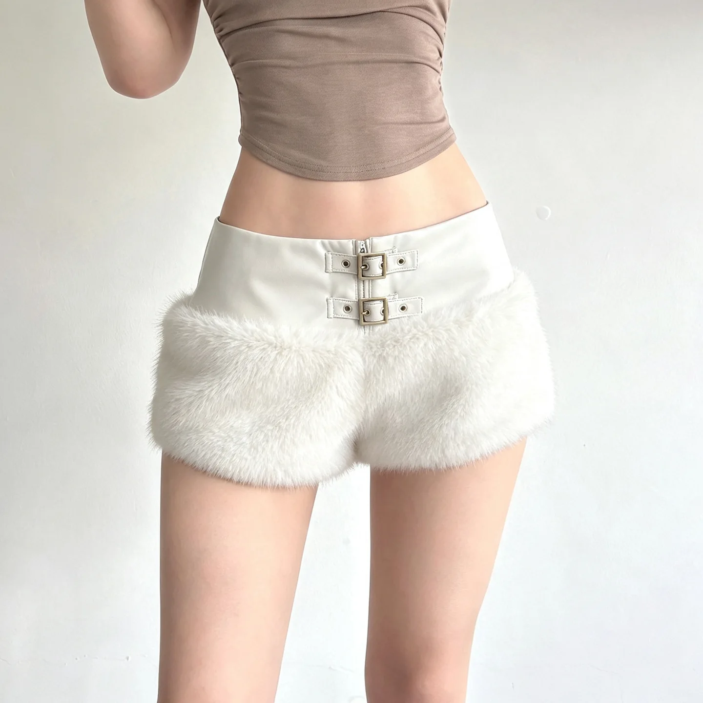 Autumn New Spice Girls Street Waist Straps Pu Leather Splicing Fluffy Shorts Metal Buckle Zipper Design Hot Pants