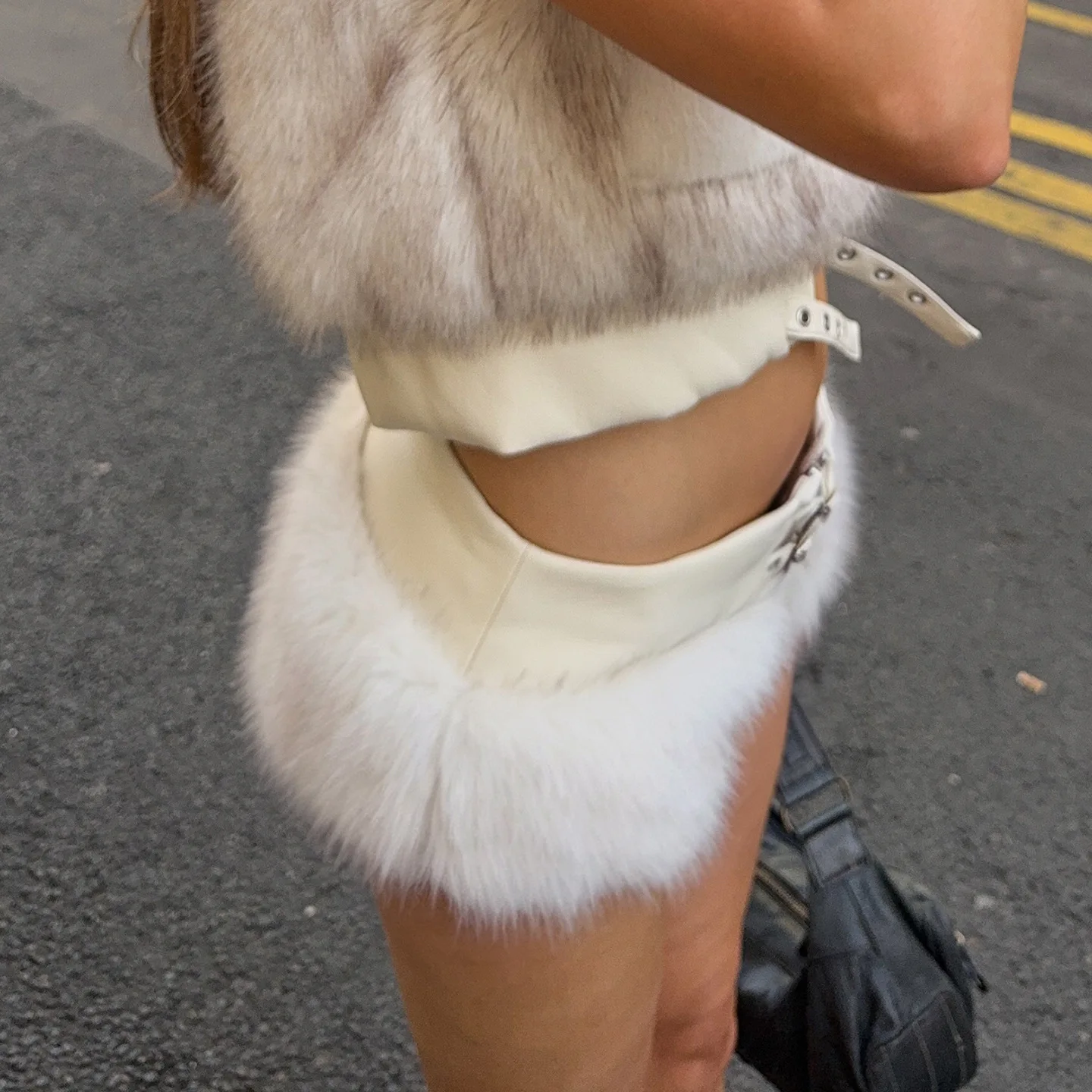 Autumn New Spice Girls Street Waist Straps Pu Leather Splicing Fluffy Shorts Metal Buckle Zipper Design Hot Pants