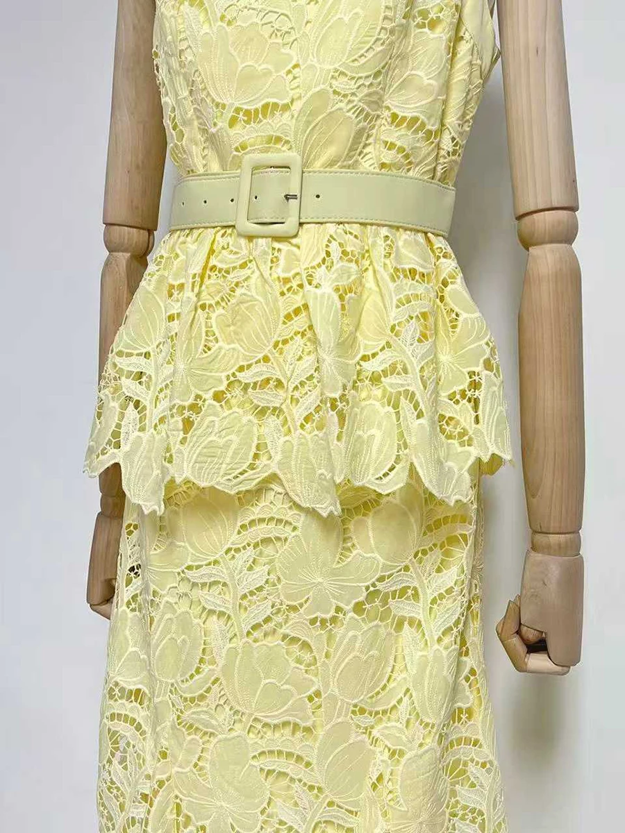 TWOTWINSTYLE Lace Spliced Belt Elegant Midi Dress for Women Square Neck Sleeveless Patchwork Zipper Ruffle Dresses Female New