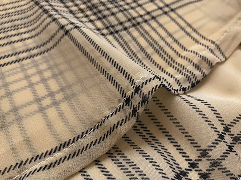 Autumn New Large Size Plaid Blouse Female Vintage Streetwear Loose Thin Out Wear Chiffon Shirts Chic Lantern Sleeve Casual Shirt