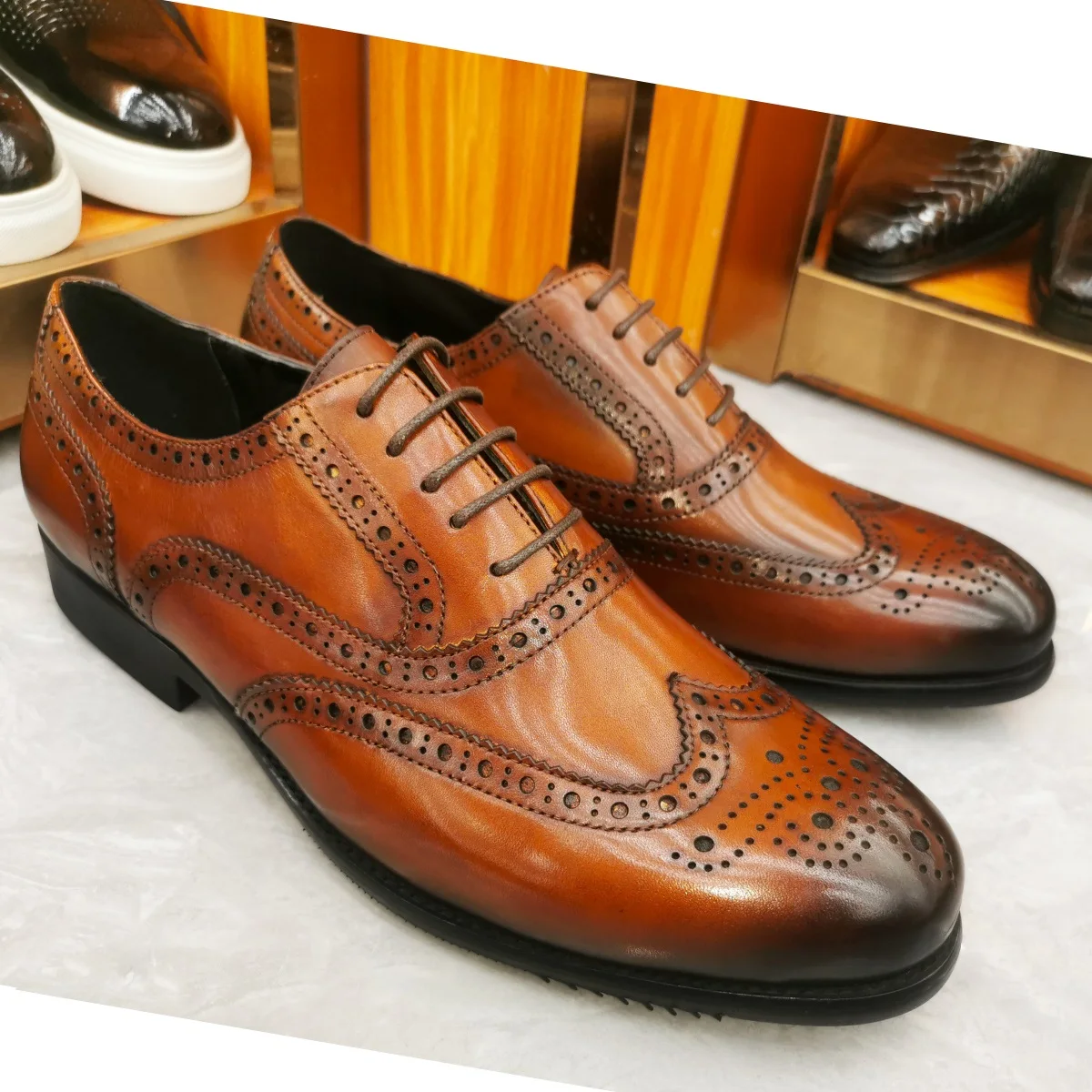 Luxury Men's Dress Shoes Genuine Leather Brogue Wingtip Toe Oxford Black Brown Lace-Up Business Wedding Formal Men Shoes