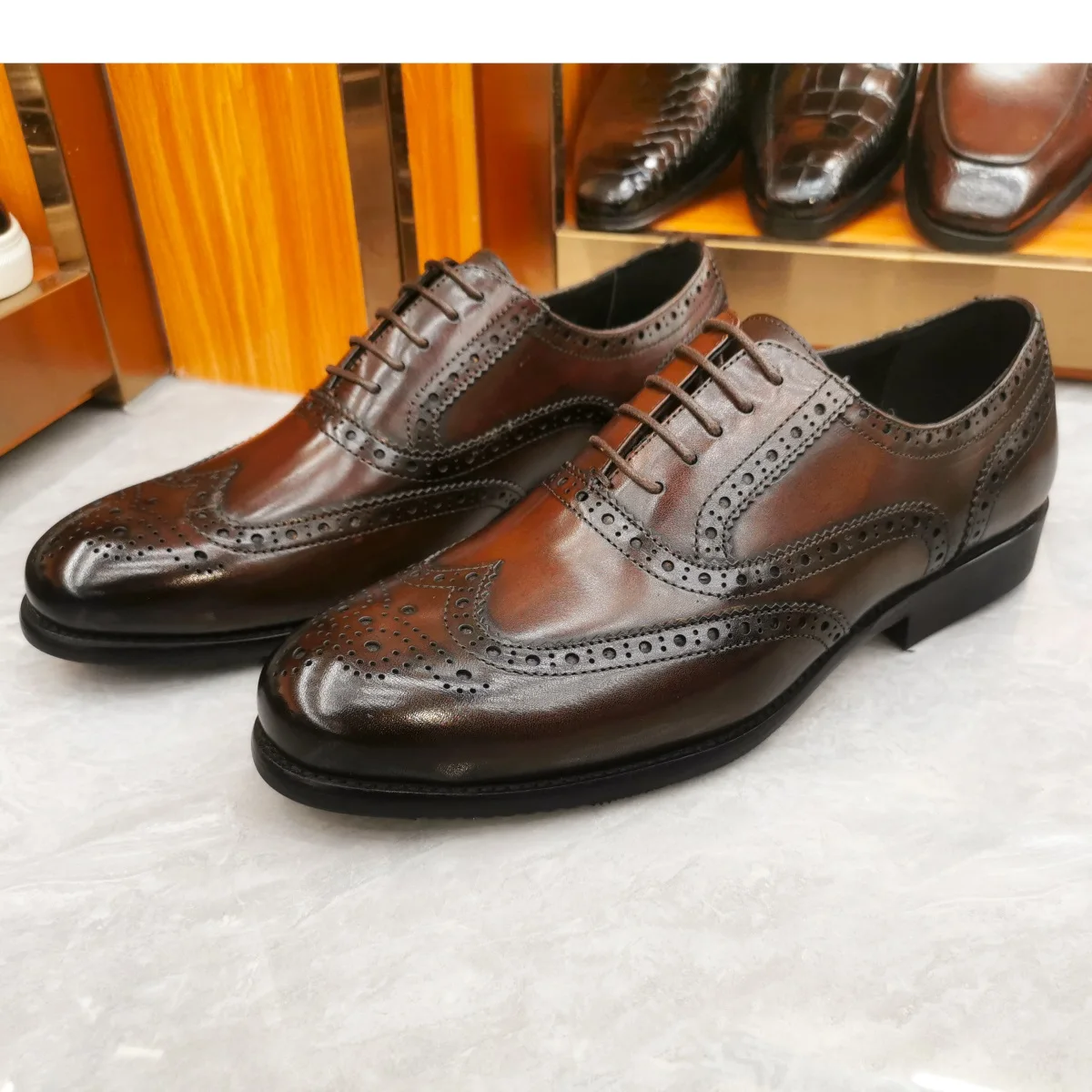 Luxury Men's Dress Shoes Genuine Leather Brogue Wingtip Toe Oxford Black Brown Lace-Up Business Wedding Formal Men Shoes