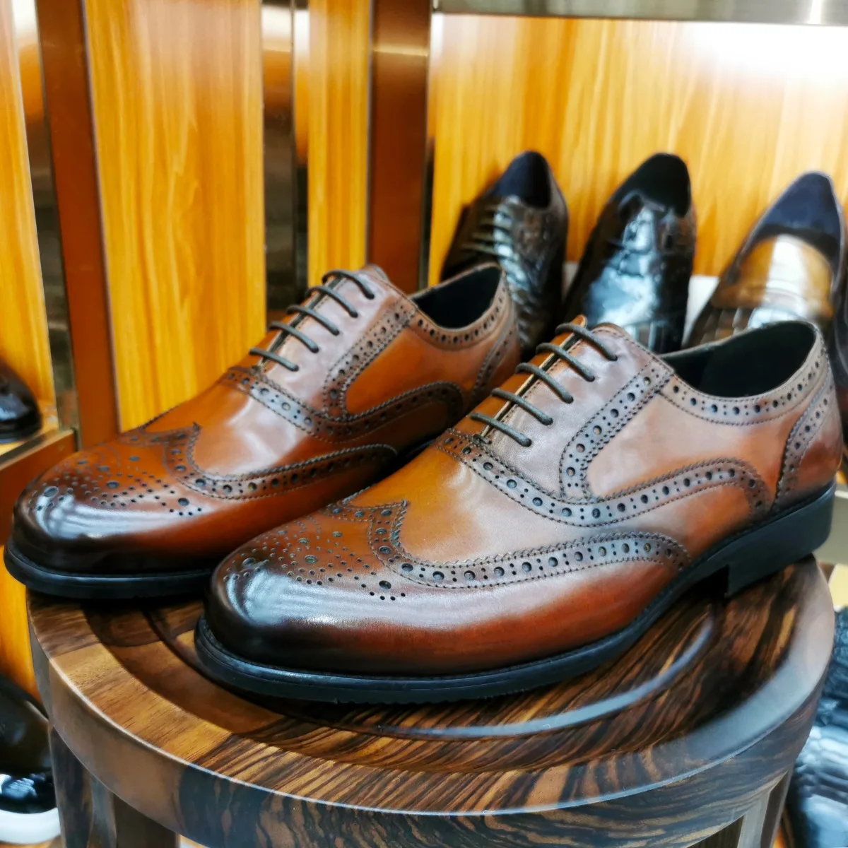 Luxury Men's Dress Shoes Genuine Leather Brogue Wingtip Toe Oxford Black Brown Lace-Up Business Wedding Formal Men Shoes