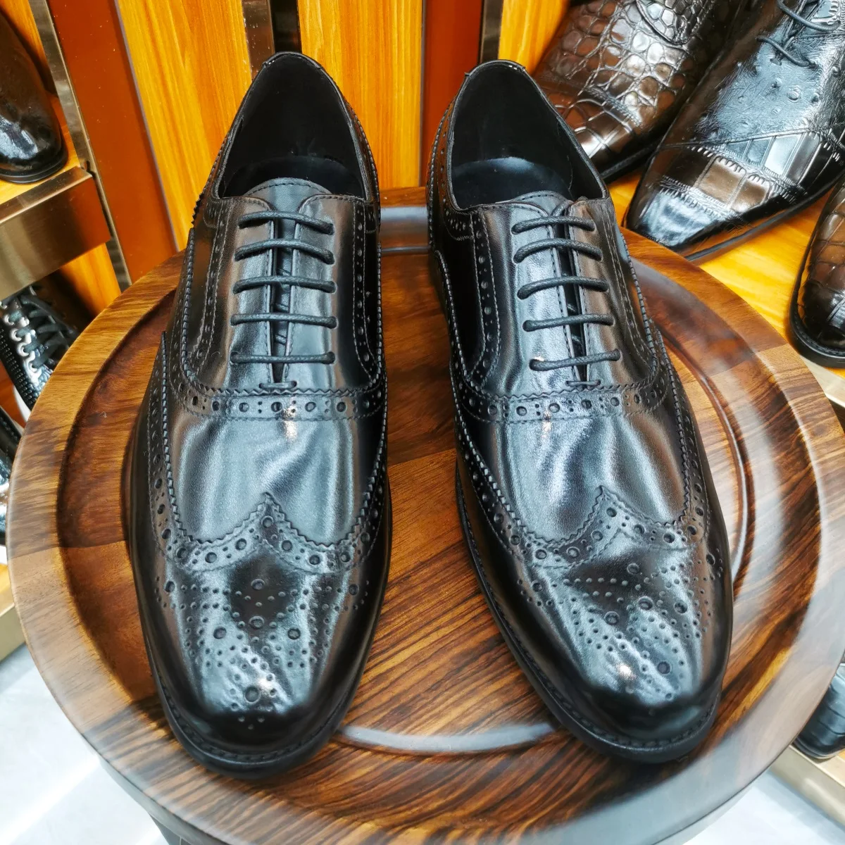 Luxury Men's Dress Shoes Genuine Leather Brogue Wingtip Toe Oxford Black Brown Lace-Up Business Wedding Formal Men Shoes