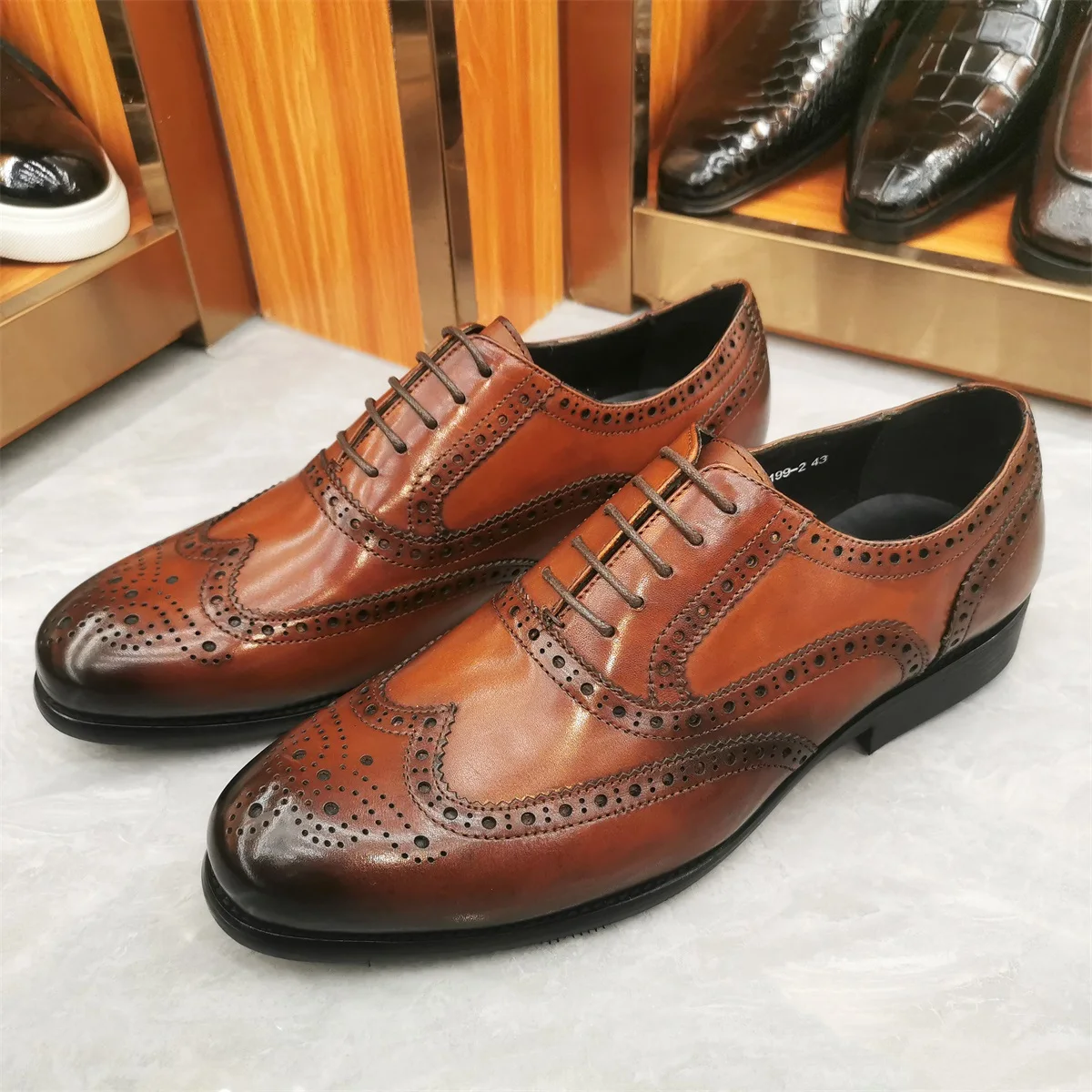 Luxury Men's Dress Shoes Genuine Leather Brogue Wingtip Toe Oxford Black Brown Lace-Up Business Wedding Formal Men Shoes