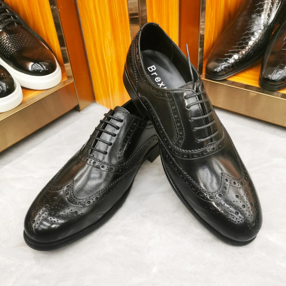 Luxury Men's Dress Shoes Genuine Leather Brogue Wingtip Toe Oxford Black Brown Lace-Up Business Wedding Formal Men Shoes