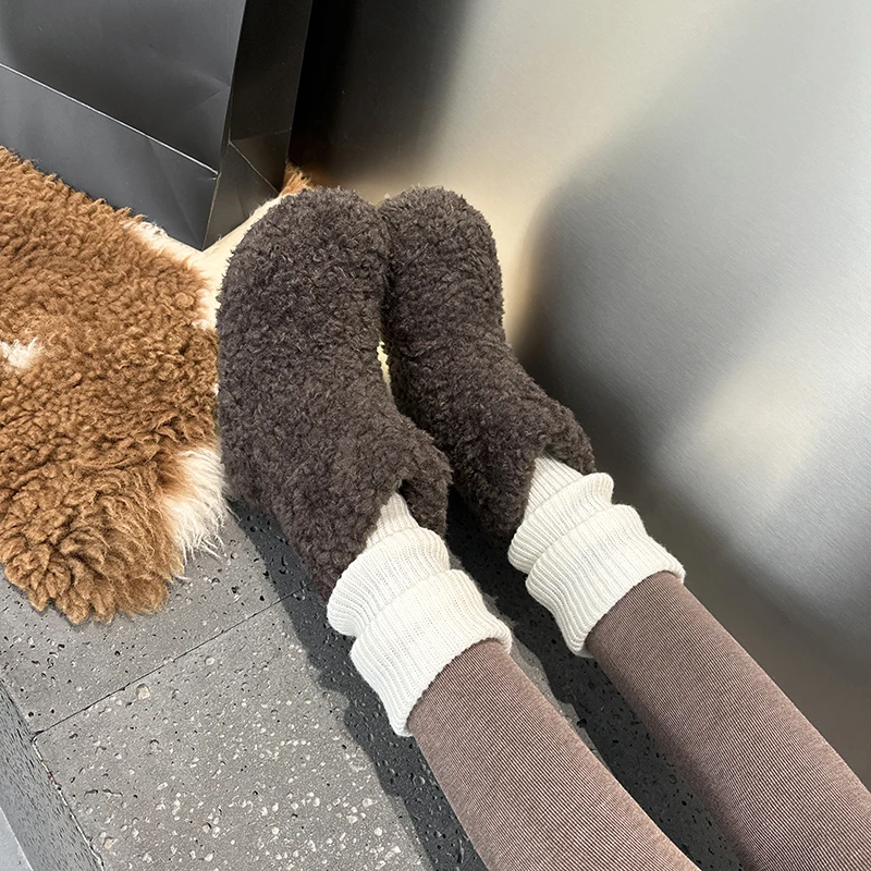 AIIYUQI Women's Snow Boots With Invisible 8CM Height Increase 2026 Winter New Plush Short Boots Furry Warm Women's Ankle Boots