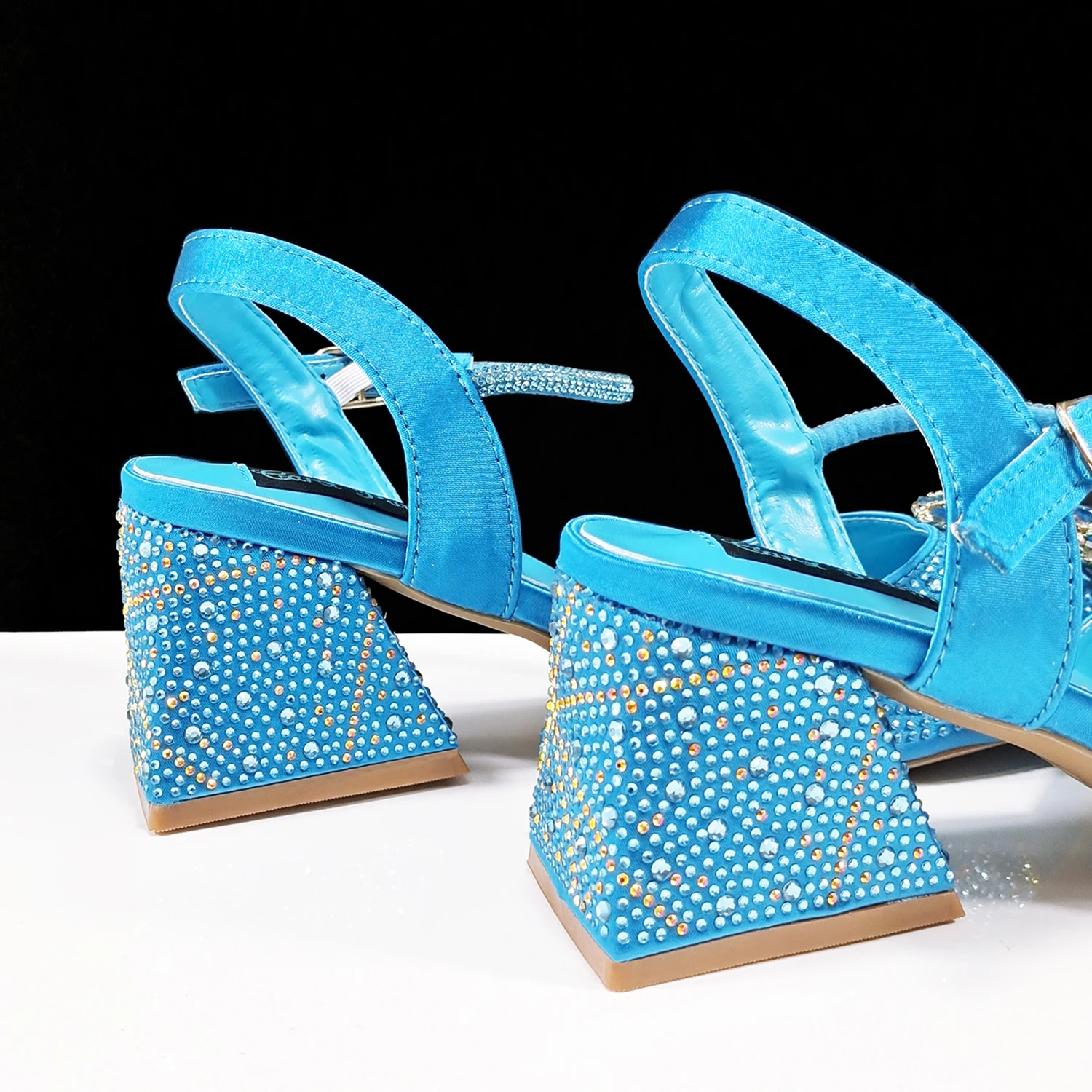 QueenaYan African Ladies Elegant Pointed Toe Shoes with shiny Metal Stand Bag Women Party Shoes or Commuting Shoes and Bag Set