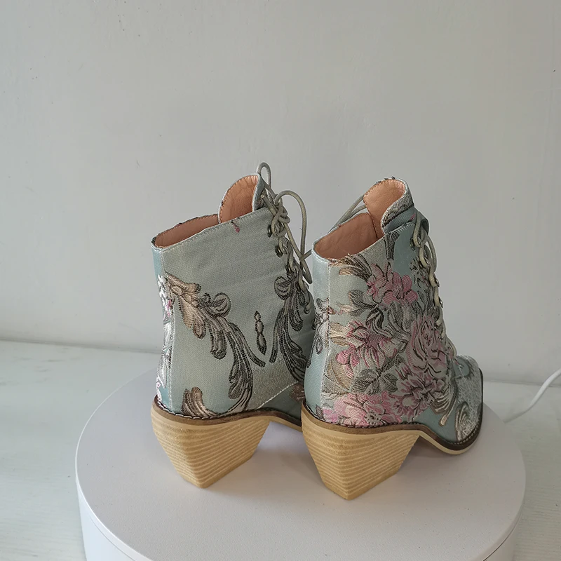 Women ankle boots plus size 23-26.5cm women shoes Chinese style embroidered flowers blue boots Flower women boots 4 colors