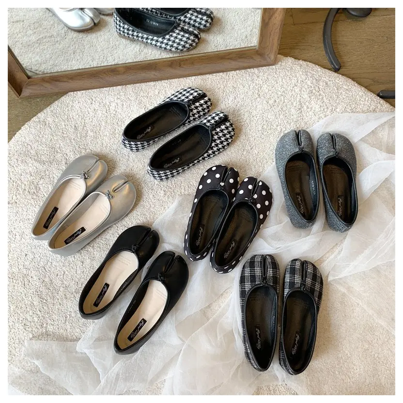 2023 Women Flats Tabi ninja Shoes Women Microfiber Leather Comfy Flats Split Toe Loafers Soft Bottom Moccasins Solid Brief Mujer