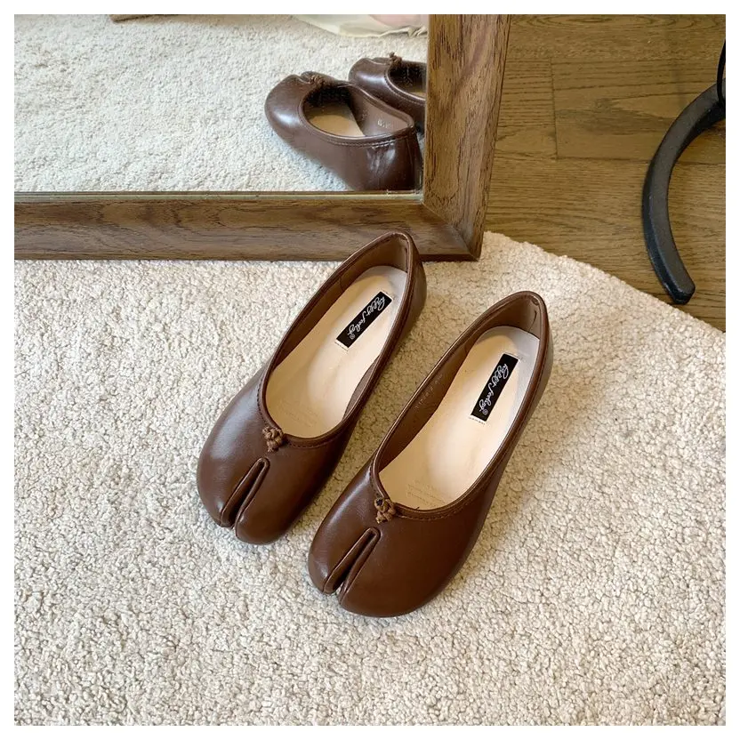 2023 Women Flats Tabi ninja Shoes Women Microfiber Leather Comfy Flats Split Toe Loafers Soft Bottom Moccasins Solid Brief Mujer