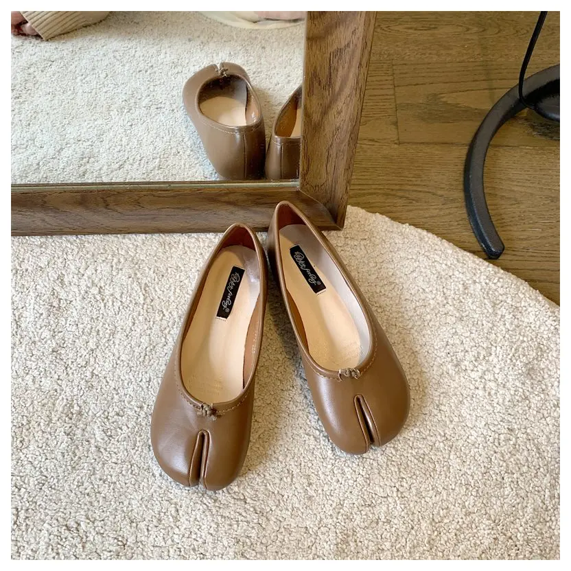 2023 Women Flats Tabi ninja Shoes Women Microfiber Leather Comfy Flats Split Toe Loafers Soft Bottom Moccasins Solid Brief Mujer