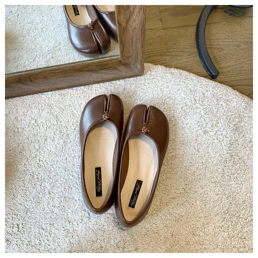 2023 Women Flats Tabi ninja Shoes Women Microfiber Leather Comfy Flats Split Toe Loafers Soft Bottom Moccasins Solid Brief Mujer