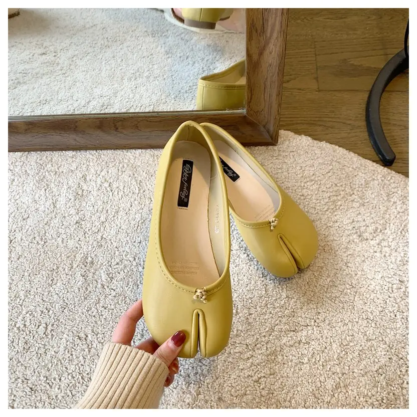 2023 Women Flats Tabi ninja Shoes Women Microfiber Leather Comfy Flats Split Toe Loafers Soft Bottom Moccasins Solid Brief Mujer