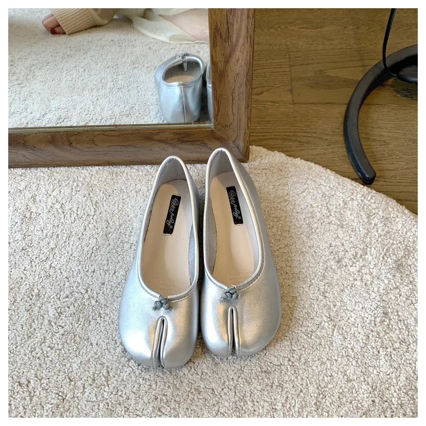 2023 Women Flats Tabi ninja Shoes Women Microfiber Leather Comfy Flats Split Toe Loafers Soft Bottom Moccasins Solid Brief Mujer