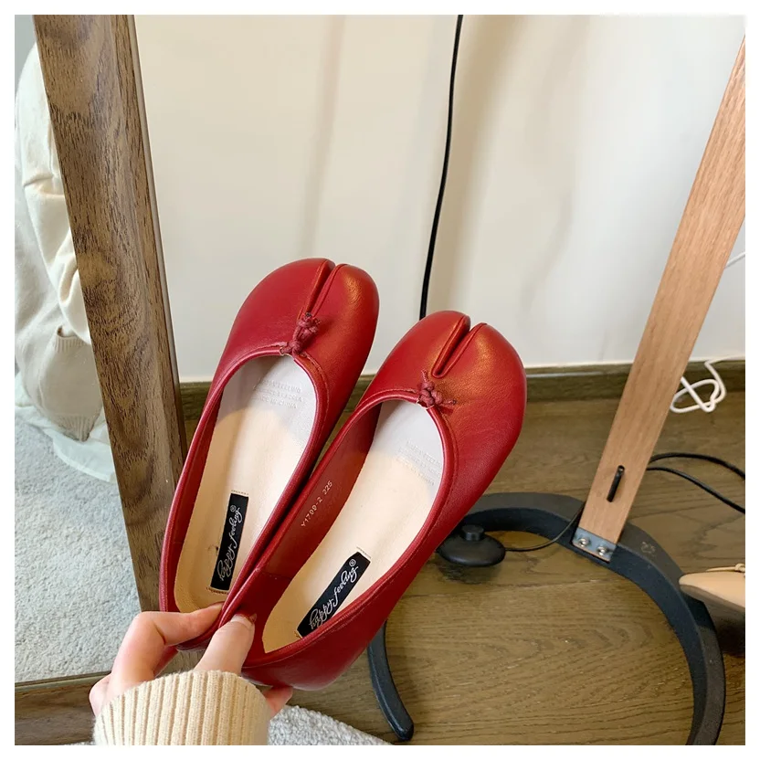 2023 Women Flats Tabi ninja Shoes Women Microfiber Leather Comfy Flats Split Toe Loafers Soft Bottom Moccasins Solid Brief Mujer
