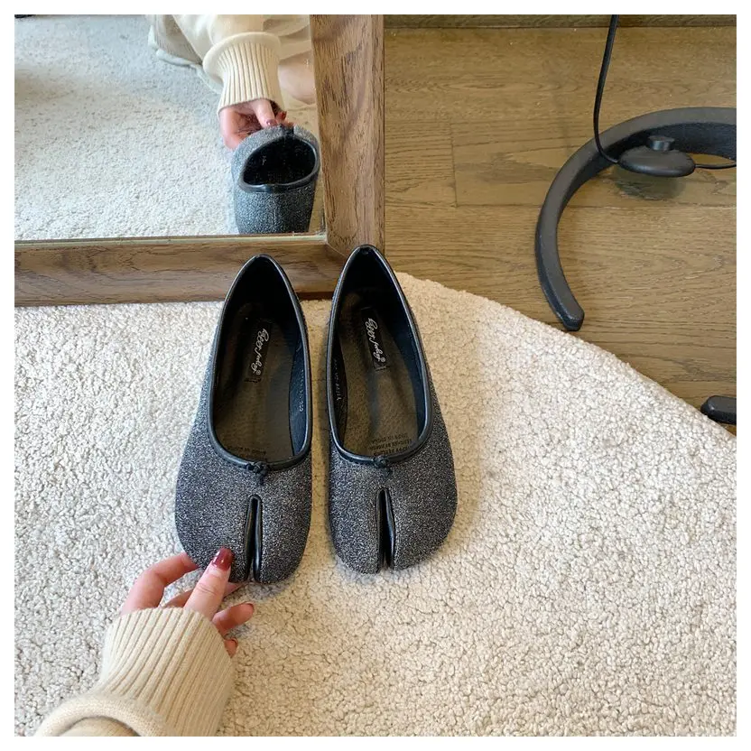2023 Women Flats Tabi ninja Shoes Women Microfiber Leather Comfy Flats Split Toe Loafers Soft Bottom Moccasins Solid Brief Mujer