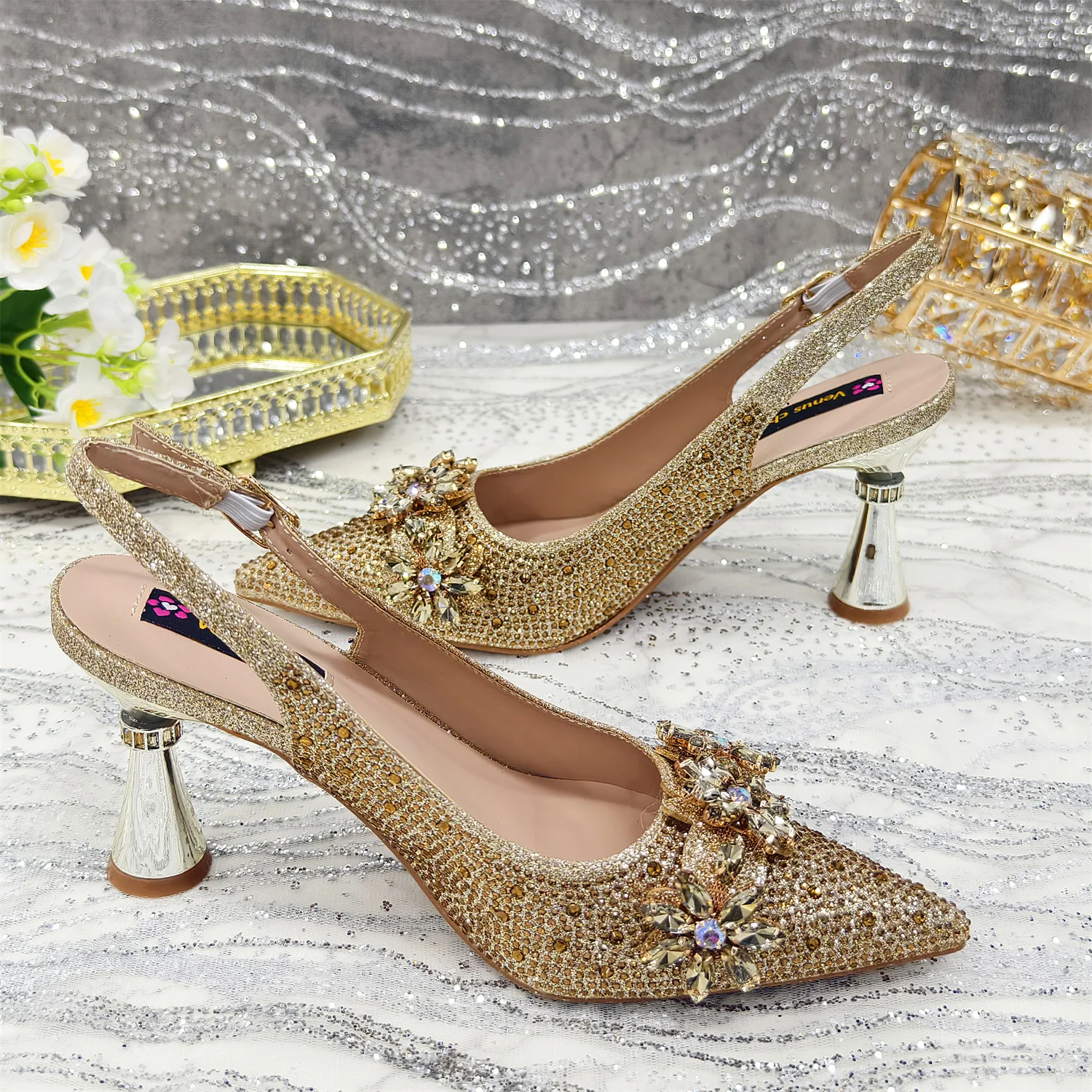 2025 Pointed Toe High Heels Shoes and Bags Set With Rhinestone for Women Wedding Party Elegant Luxury Fashion in Sky Blue