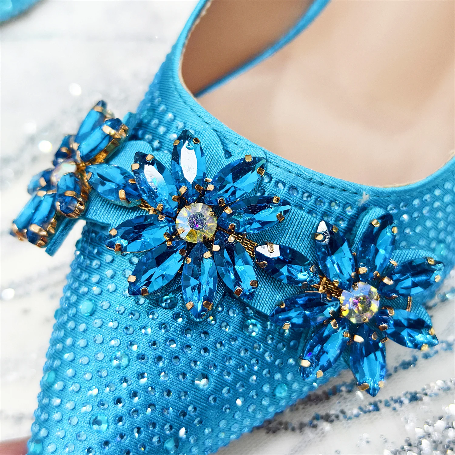 2025 Pointed Toe High Heels Shoes and Bags Set With Rhinestone for Women Wedding Party Elegant Luxury Fashion in Sky Blue