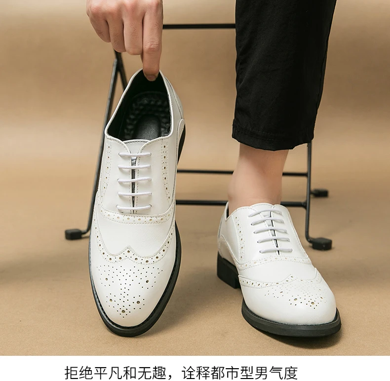 Oxfords Men Shoes Red Sole Fashion Business Casual Party Banquet Daily Retro Carved Lace-up Brogue Dress Shoes