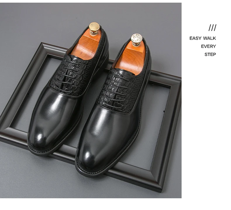 Oxfords Men Shoes Red Sole Fashion Business Casual Party Banquet Daily Retro Carved Lace-up Brogue Dress Shoes