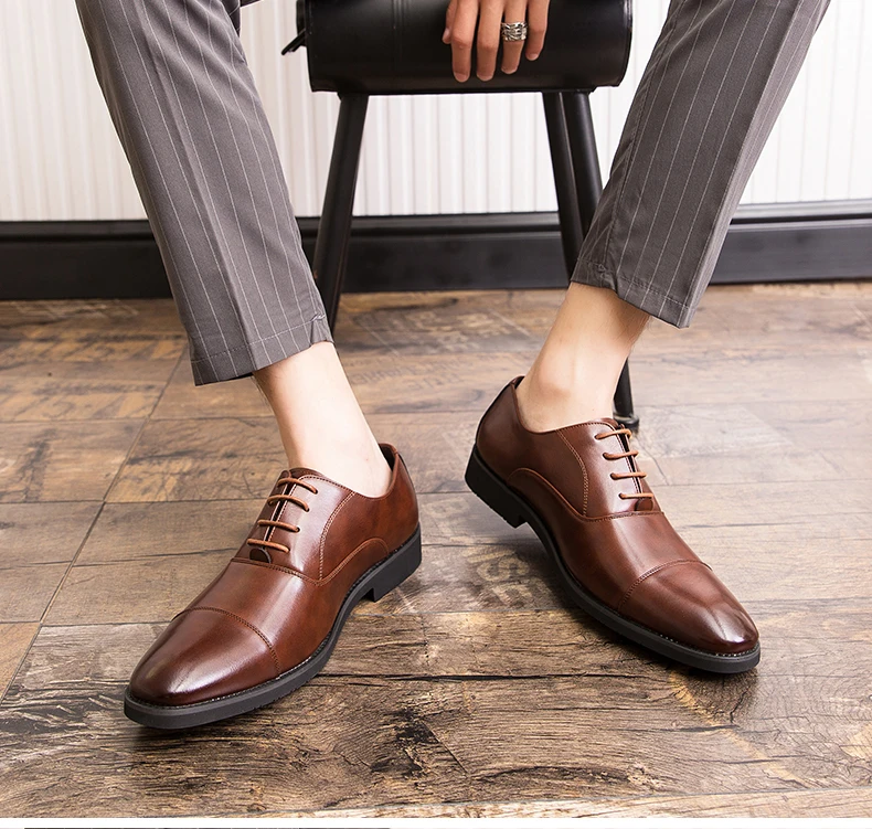 Oxfords Men Shoes Red Sole Fashion Business Casual Party Banquet Daily Retro Carved Lace-up Brogue Dress Shoes