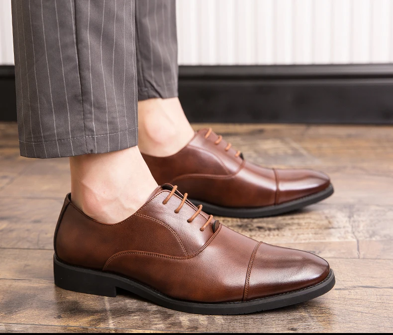 Oxfords Men Shoes Red Sole Fashion Business Casual Party Banquet Daily Retro Carved Lace-up Brogue Dress Shoes
