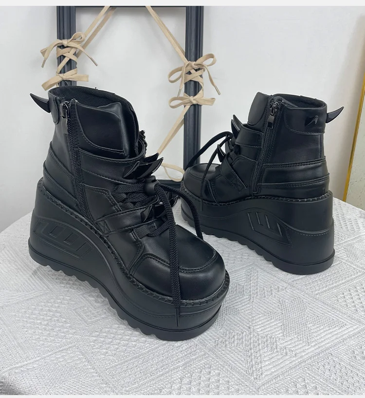 2025 Women's Black Skull Decorative Gothic Tide Genuine Leather Shoes 9cm Thick-soled Lace-Up Short Boots