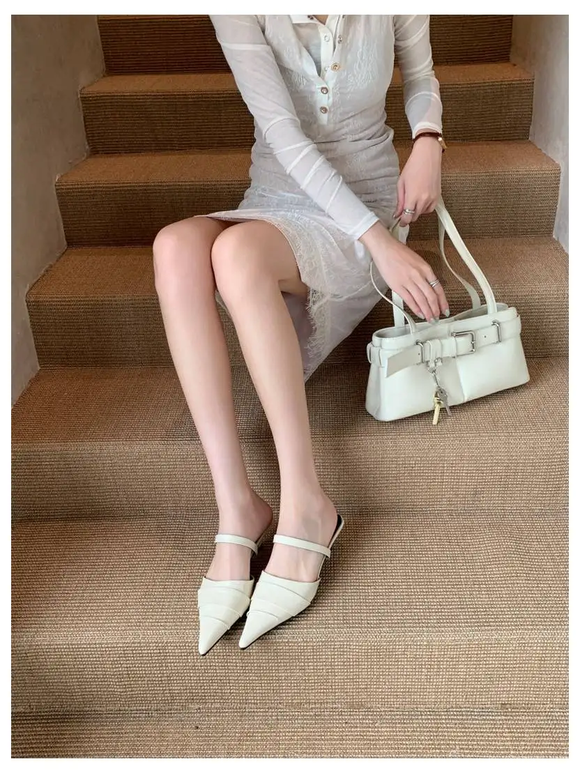Brand Slippers Women Pointed Toe Slides Women Low Heel Mules Thin Heel Slippers Outdoor Flip Flops Pleated Shoes Female Sandals