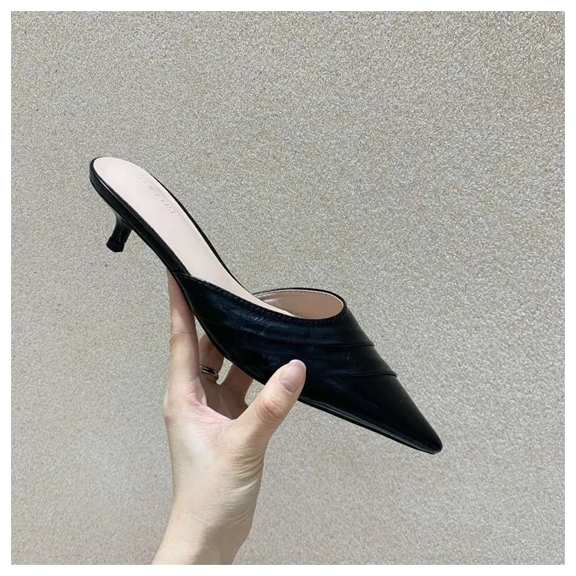 Brand Slippers Women Pointed Toe Slides Women Low Heel Mules Thin Heel Slippers Outdoor Flip Flops Pleated Shoes Female Sandals