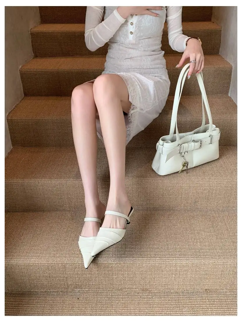 Brand Slippers Women Pointed Toe Slides Women Low Heel Mules Thin Heel Slippers Outdoor Flip Flops Pleated Shoes Female Sandals