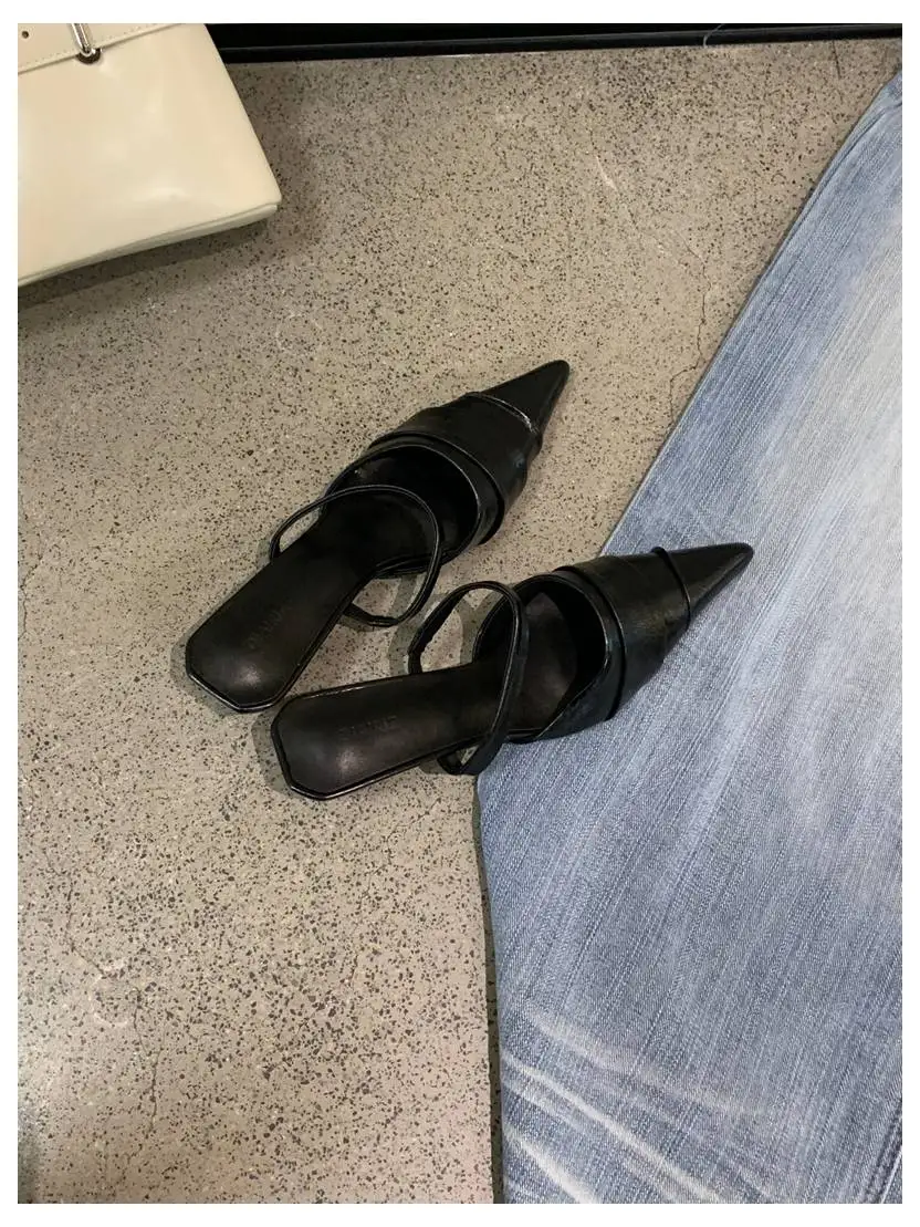 Brand Slippers Women Pointed Toe Slides Women Low Heel Mules Thin Heel Slippers Outdoor Flip Flops Pleated Shoes Female Sandals