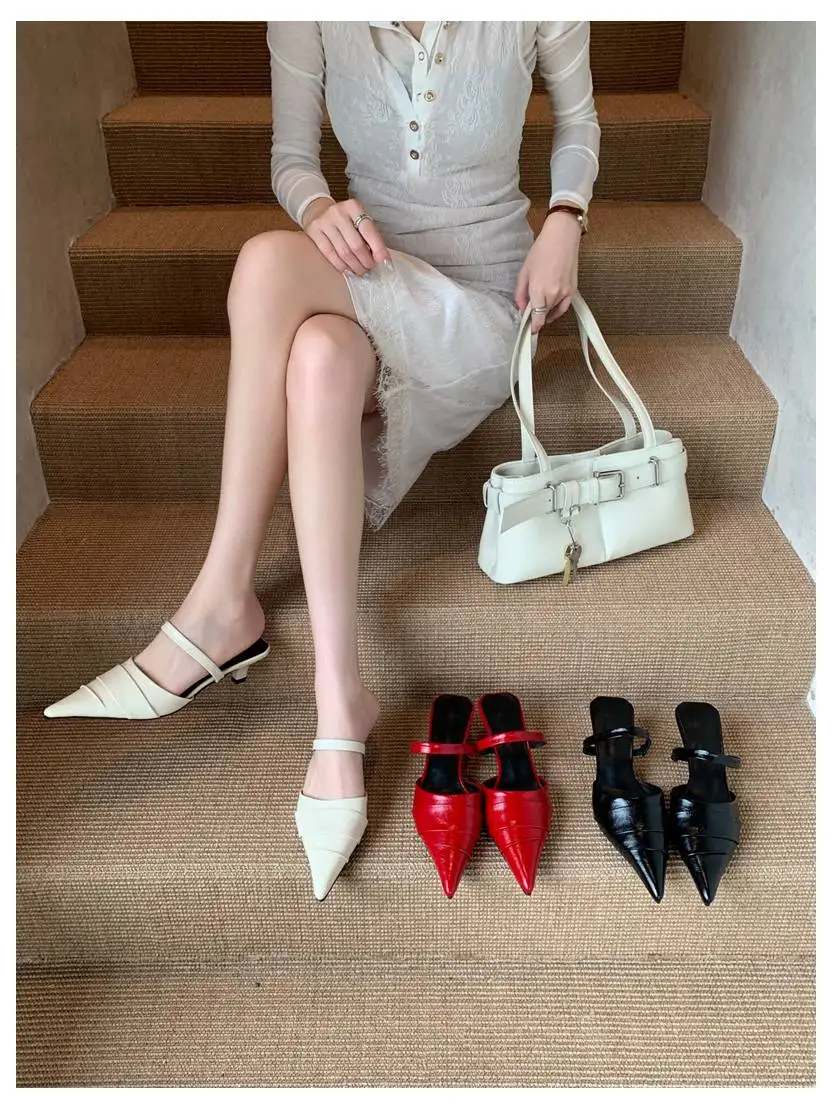 Brand Slippers Women Pointed Toe Slides Women Low Heel Mules Thin Heel Slippers Outdoor Flip Flops Pleated Shoes Female Sandals