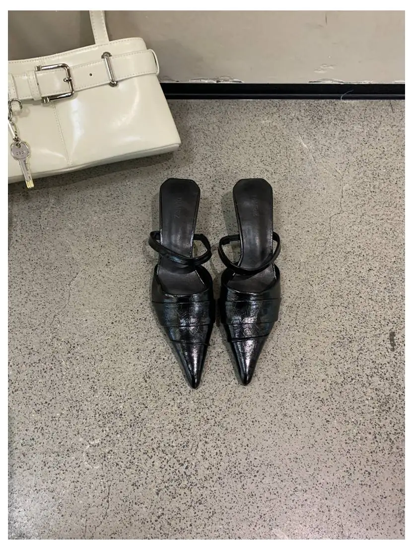 Brand Slippers Women Pointed Toe Slides Women Low Heel Mules Thin Heel Slippers Outdoor Flip Flops Pleated Shoes Female Sandals