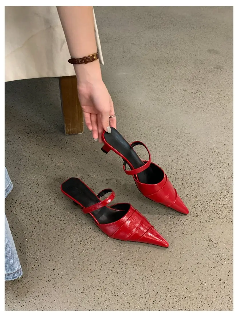 Brand Slippers Women Pointed Toe Slides Women Low Heel Mules Thin Heel Slippers Outdoor Flip Flops Pleated Shoes Female Sandals