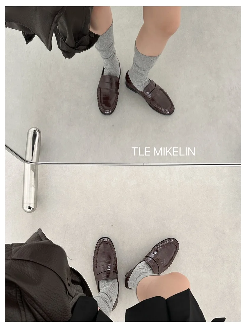 2025 New Brand Design Flats Shoes Women Fashion Round Toe Slip On Loafers Casual Moccasin Retro Loafers Driving Lazy Shoes Mujer