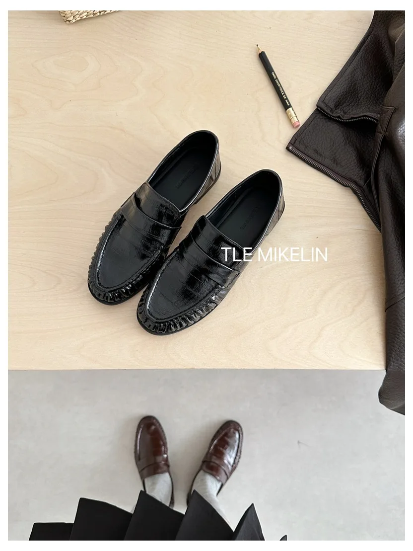2025 New Brand Design Flats Shoes Women Fashion Round Toe Slip On Loafers Casual Moccasin Retro Loafers Driving Lazy Shoes Mujer