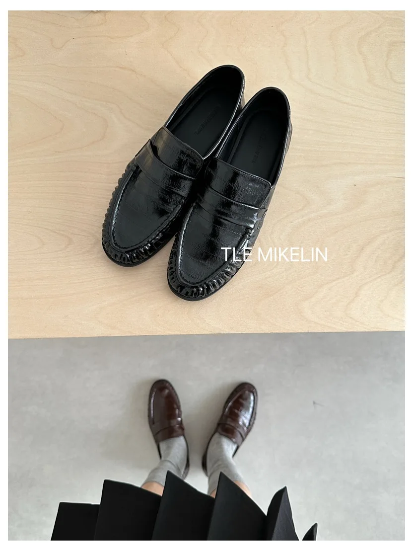 2025 New Brand Design Flats Shoes Women Fashion Round Toe Slip On Loafers Casual Moccasin Retro Loafers Driving Lazy Shoes Mujer