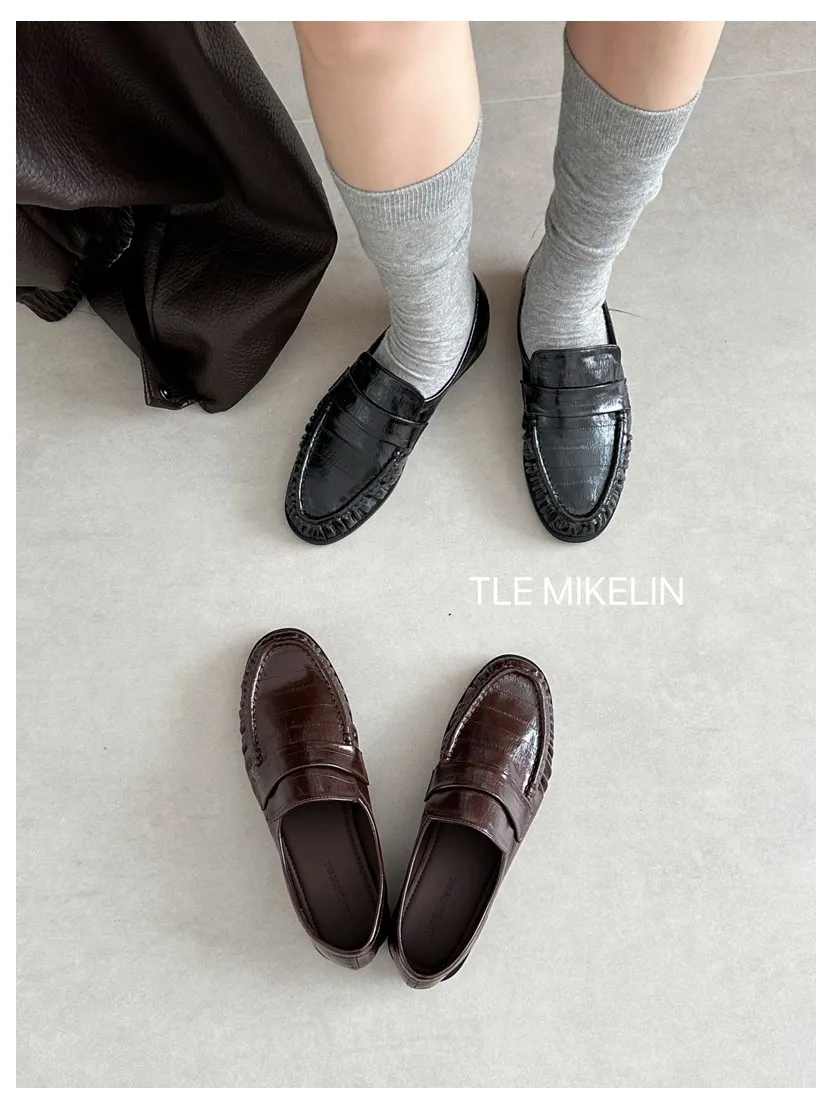 2025 New Brand Design Flats Shoes Women Fashion Round Toe Slip On Loafers Casual Moccasin Retro Loafers Driving Lazy Shoes Mujer