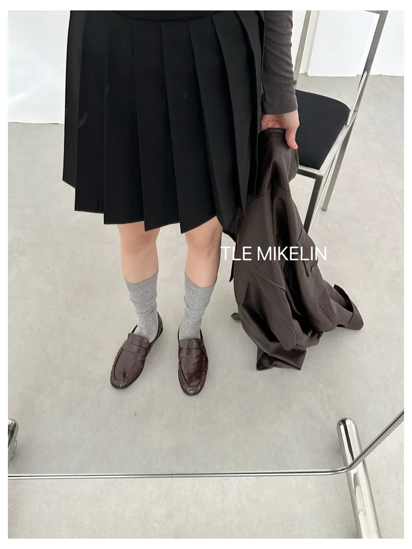 2025 New Brand Design Flats Shoes Women Fashion Round Toe Slip On Loafers Casual Moccasin Retro Loafers Driving Lazy Shoes Mujer