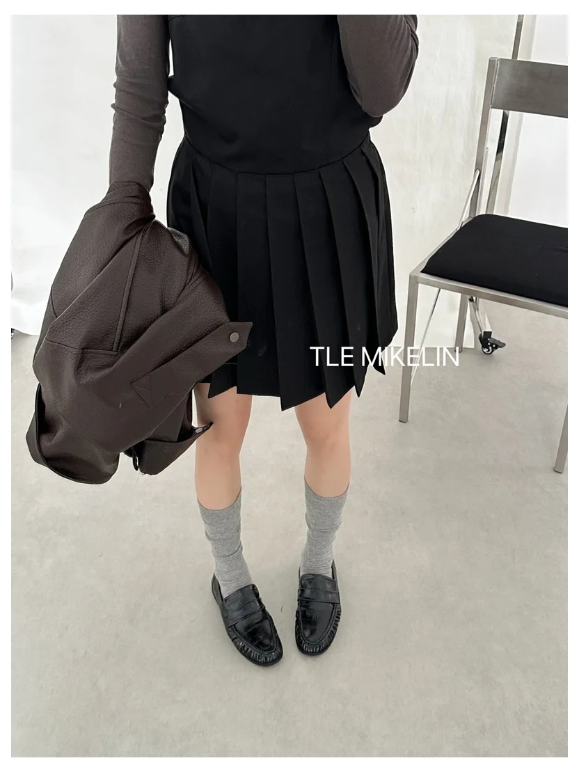 2025 New Brand Design Flats Shoes Women Fashion Round Toe Slip On Loafers Casual Moccasin Retro Loafers Driving Lazy Shoes Mujer